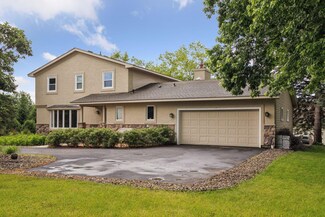 670 Red Pine Ln, Saint Paul, MN 55123