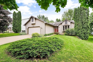 1747 Cornwall Cir, Sun Prairie, WI 53590