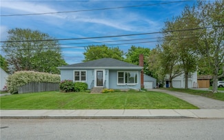 14 Dexter St, Newport, RI 02840