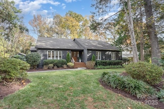 1417 Wandering Way Dr, Charlotte, NC 28226