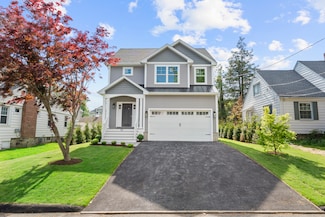 93 Wyoming St, Stratford, CT 06614