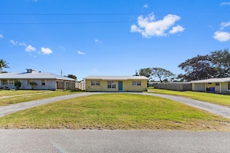 2518 SE Monroe St, Stuart, FL 34997