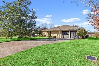 1618 Whispering Woods Dr, Lake Charles, LA 70605