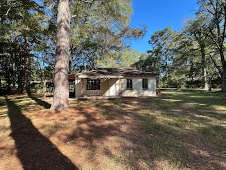 406 Bay Ave, Columbia, MS 39429