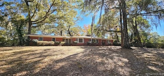 202 Squirrel Dr, Ozark, AL 36360