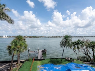 2 Paradise Ln, Treasure Island, FL 33706