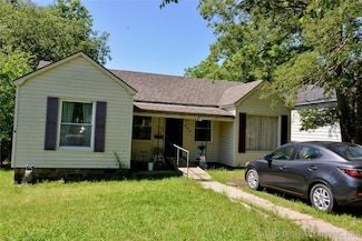805 W Cummings St, Henryetta, OK 74437