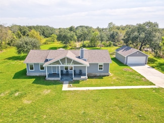 5035 Farmer Rd, Alvin, TX 77511