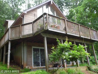 357 Chipmunk Trail Ln, Linden, VA 22642