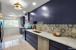4972 Bristol Rock Rd, Florissant, MO 63033