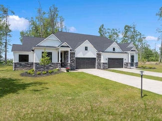 793 Fairways Dr, Harbor Springs, MI 49740