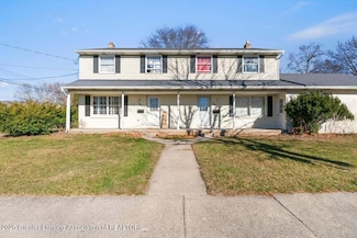 3600 Sandhurst Dr, Lansing, MI 48911