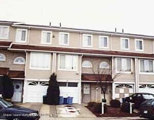 50 Doreen Dr, Staten Island, NY 10303