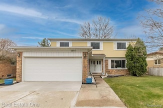 1686 Crestline Dr, Troy, MI 48083