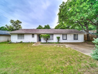 600 Slaughter Ln, Euless, TX 76040