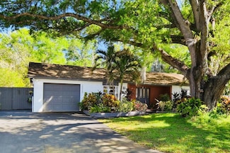 18846 Tracer Dr, Lutz, FL 33549
