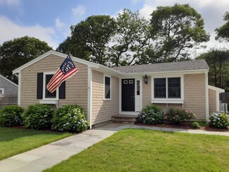8 Winding Way, Harwich Port, MA 02646