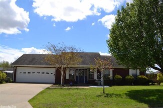 2702 Stonegate Dr, Paragould, AR 72450