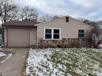 3009 2nd St, East Moline, IL 61244