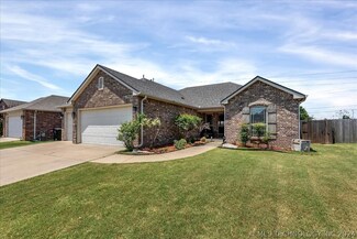 1908 E Queens St, Broken Arrow, OK 74012