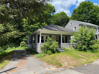 8 Academy St, Gorham, ME 04038