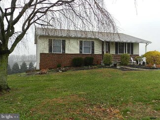60 Valley View Dr, Windsor, PA 17366