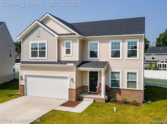 520 Lake Village Ave, Waterford Township, MI 48328