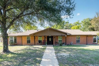 803 E 8th St, Kemp, TX 75143