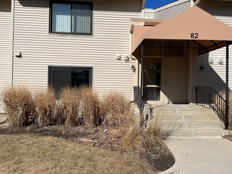 82 Commonwealth Ct Unit 1, Vernon Hills, IL 60061