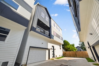 1122 W 16th St Unit C, Houston, TX 77008