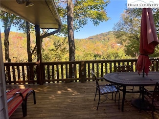 492 Skyland View Dr, Blowing Rock, NC 28605