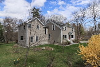 44 Pleasant St, Goffstown, NH 03045