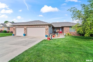 614 Willows Ave, Chatham, IL 62629