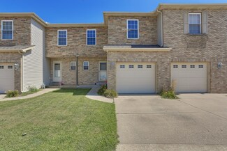 1416 Myrtle Beach Ave, Champaign, IL 61822