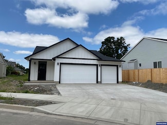 665 Parker Loop, Silverton, OR 97381