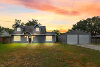 8923 Courtney Dr, Highlands, TX 77562