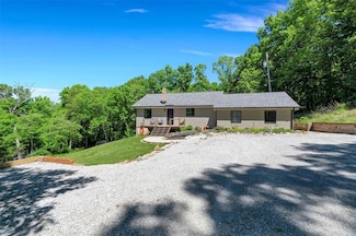 675 Rocky Top Rd, Pacific, MO 63069