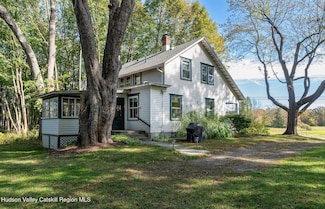 703 Church Ave, Germantown, NY 12526