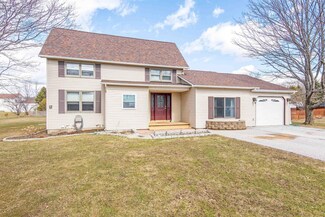 7 Vivian Ln, Saint Albans, VT 05478