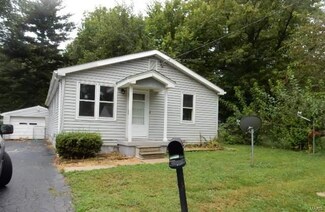 44 Becker Dr, Saint Louis, MO 63135