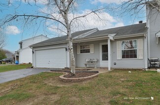 427 Lauren Ln, Island Lake, IL 60042