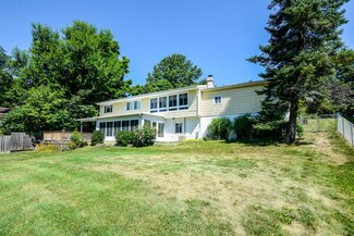 66 Hilltop Ln, Augusta, MI 49012