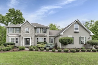 12085 Pheasant Ct, Chardon, OH 44024