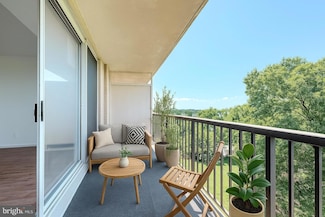 4410 Oglethorpe St Unit 713, Hyattsville, MD 20781