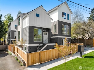 915 N 98th St Unit B, Seattle, WA 98103