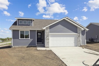 25115 Bluebird Cir, Adel, IA 50003
