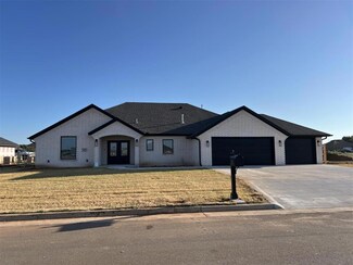 711 Candace Ln, Altus, OK 73521