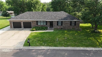 89 Tomahawk Ln, Lexington, MO 64067