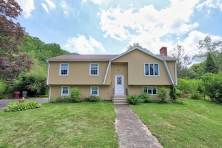 95 Hickory Rd, Naugatuck, CT 06770