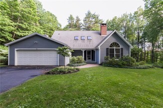 35 Schooner Ridge Rd, Cumberland Foreside, ME 04110